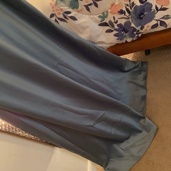 Large Green dress - Picture 4 of 7